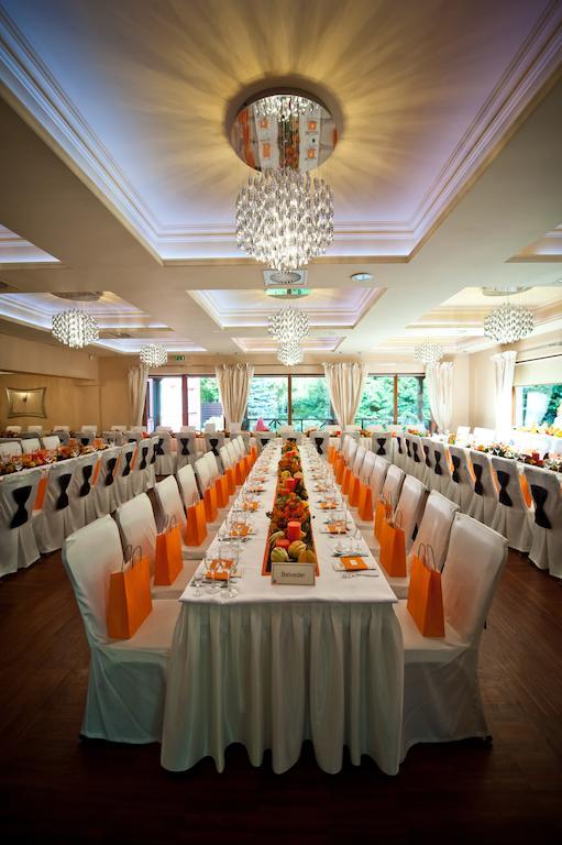 Agat Hotel Lodz  Ngoại thất bức ảnh