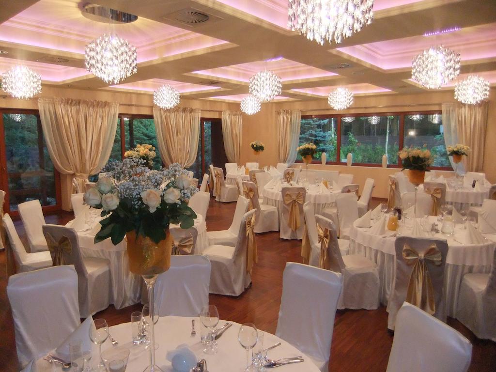 Agat Hotel Lodz  Ngoại thất bức ảnh