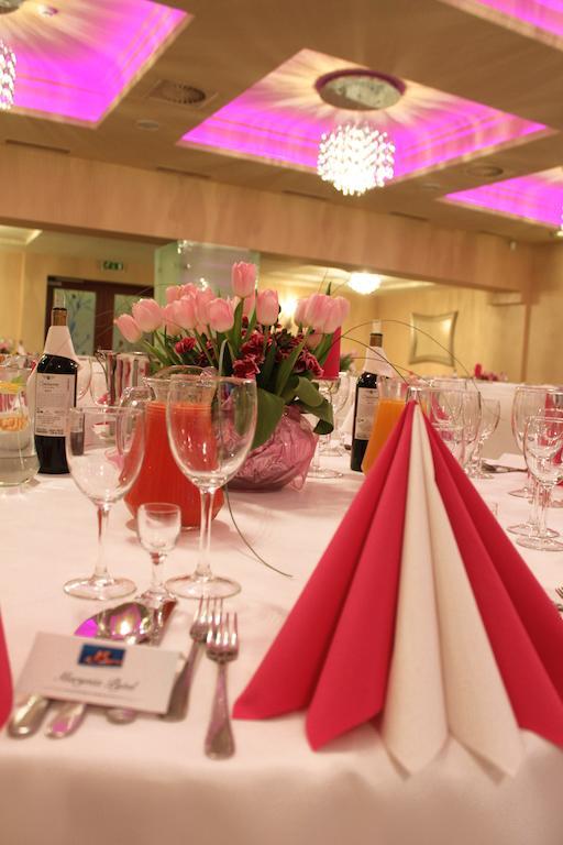 Agat Hotel Lodz  Ngoại thất bức ảnh