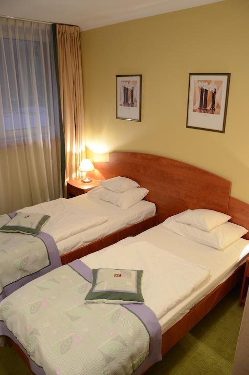 Agat Hotel Lodz  Phòng bức ảnh